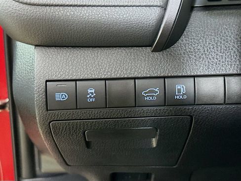 Used 2019 Toyota Camry SE FWD image 12