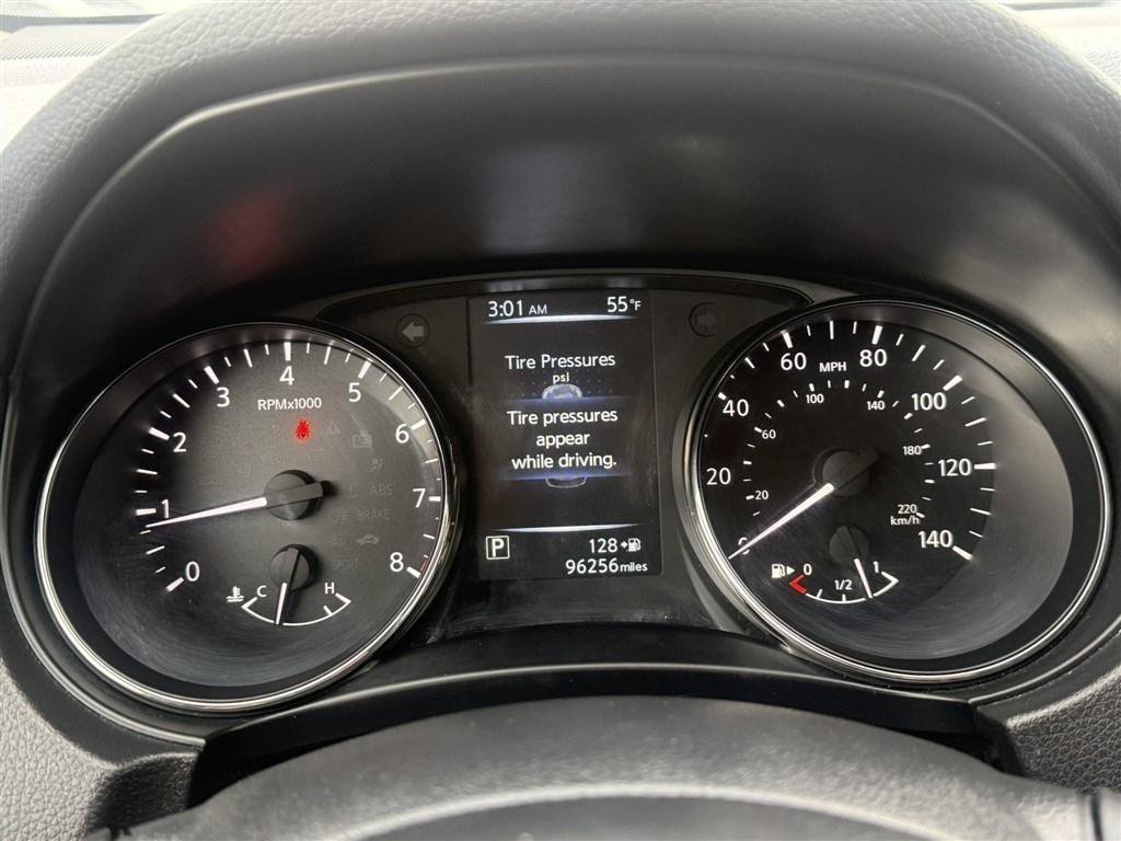 Used 2017 Nissan Rogue SV AWD/4WD image 28