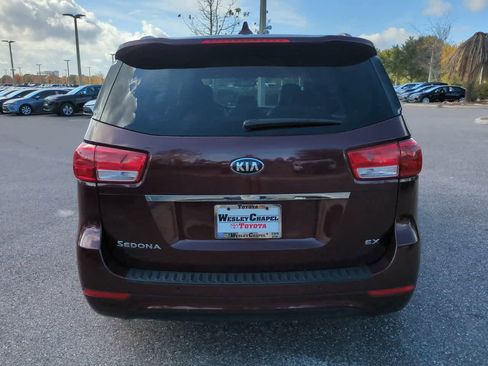 Used 2016 Kia Sedona EX image 5