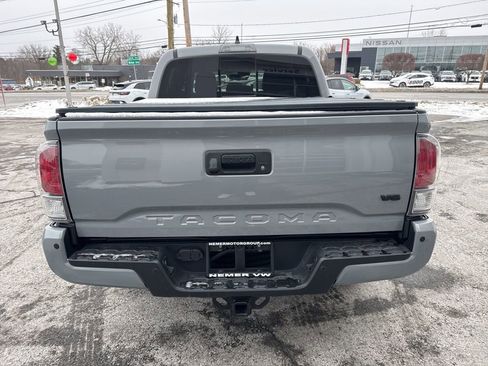 Used 2021 Toyota Tacoma TRD Sport image 5