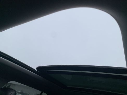 Used 2023 Jeep Grand Cherokee Limited image 23