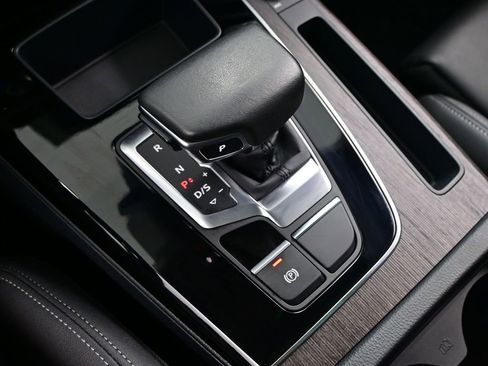 Used 2024 Audi Q5 2.0T Premium w/ Convenience Package image 28