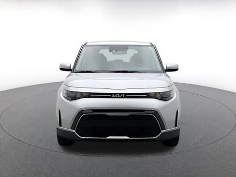 Used 2025 Kia Soul LX w/ LX Technology Package FWD image 2