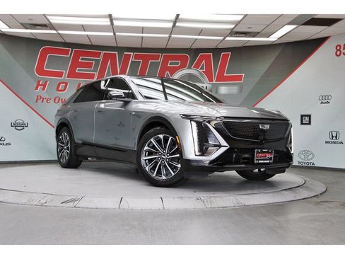 Used 2024 Cadillac Lyriq Sport RWD image 1