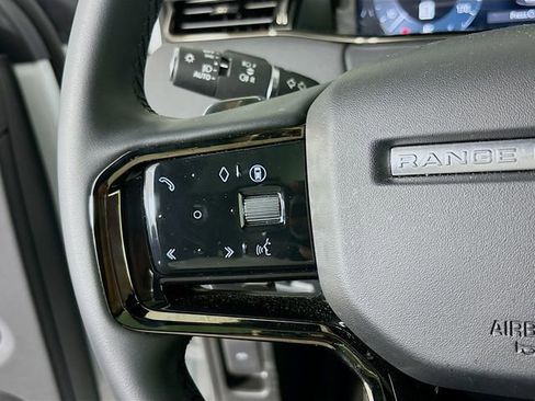 Used 2025 Land Rover Range Rover Evoque S image 10
