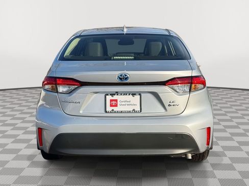 Used 2025 Toyota Corolla LE image 6