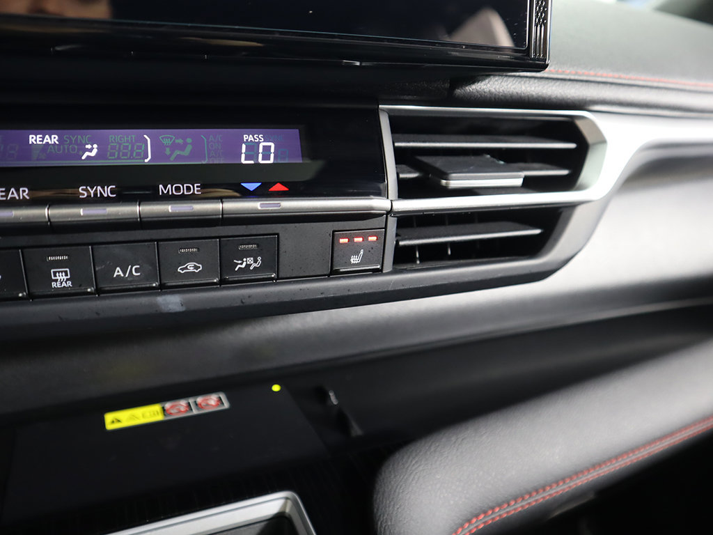 Used 2025 Toyota Sienna XSE FWD image 50