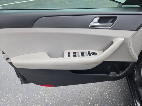 Used 2016 Hyundai Sonata SE w/ Cargo Package FWD image 18