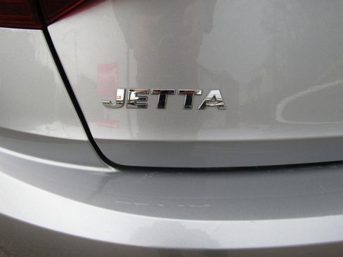 Used 2020 Volkswagen Jetta SEL Premium image 9