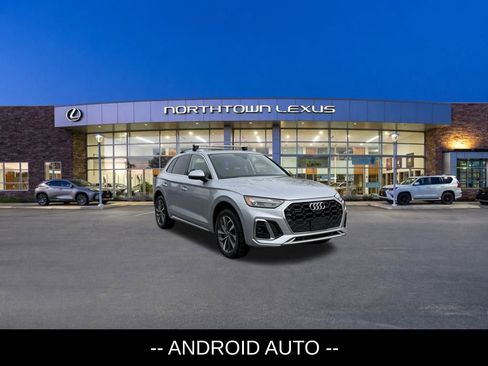 Used 2022 Audi Q5 2.0T Premium Plus w/ Premium Plus Package AWD/4WD image 3