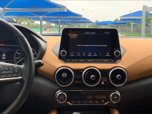 Used 2021 Nissan Sentra SV w/ SV Premium Package image 6