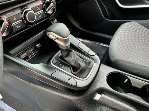 Used 2025 Kia Soul LX FWD image 17