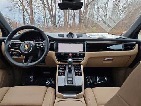 New 2026 Porsche Macan image 9