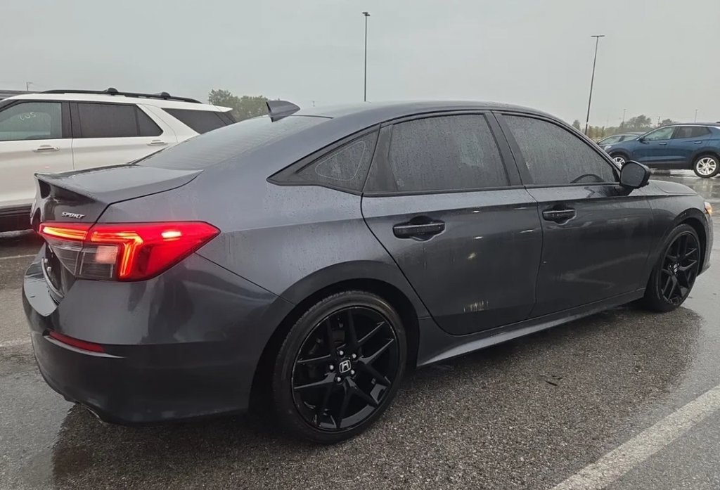 Used 2023 Honda Civic Sport image 2