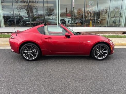 Used 2020 MAZDA MX-5 Miata RF Grand Touring RWD image 10