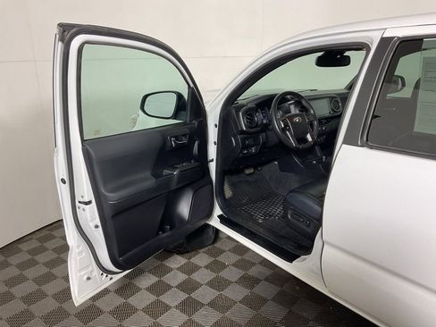 Used 2020 Toyota Tacoma TRD Sport image 17