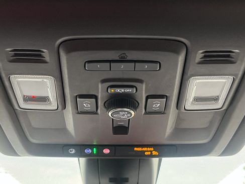 Used 2021 GMC Yukon XL SLT w/ SLT Luxury Package AWD/4WD image 24