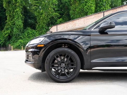 Used 2020 Audi Q5 2.0T Premium w/ Convenience Package AWD/4WD image 3