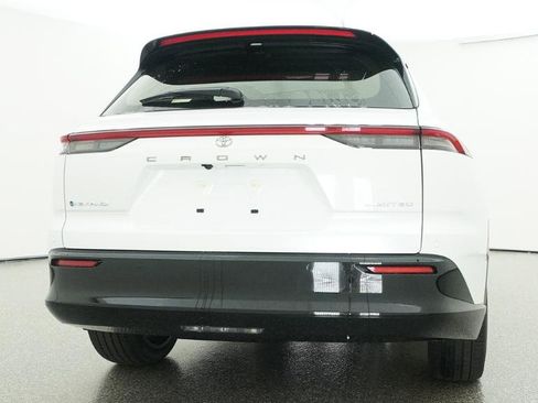 New 2026 Toyota Crown Signia AWD/4WD image 11
