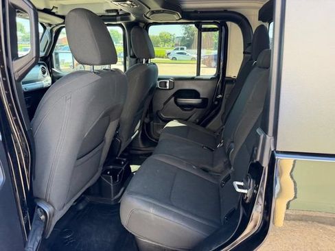Used 2021 Jeep Gladiator Sport AWD/4WD image 7