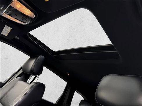 Used 2019 Jeep Grand Cherokee Limited image 22