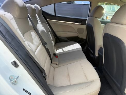 Used 2019 Hyundai Elantra SE FWD image 20