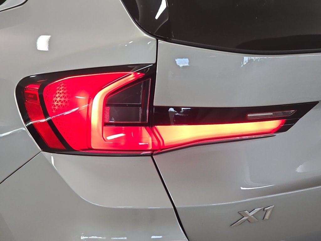 Certified 2023 BMW X1 xDrive28i w/ Convenience Package AWD/4WD image 33