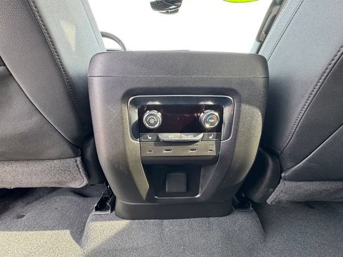 Used 2026 Chevrolet Tahoe Premier AWD/4WD image 36