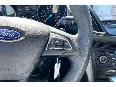 Used 2017 Ford Escape SE w/ Equipment Group 201A FWD image 12