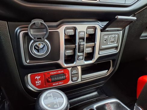 Used 2023 Jeep Gladiator Rubicon w/ Trailer Tow Package image 10