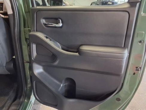 Used 2022 Nissan Frontier SV w/ Technology Package AWD/4WD image 11