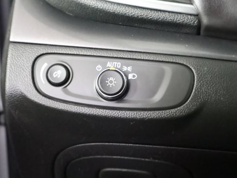 Used 2022 Buick Encore Preferred w/ Safety Package AWD/4WD image 31