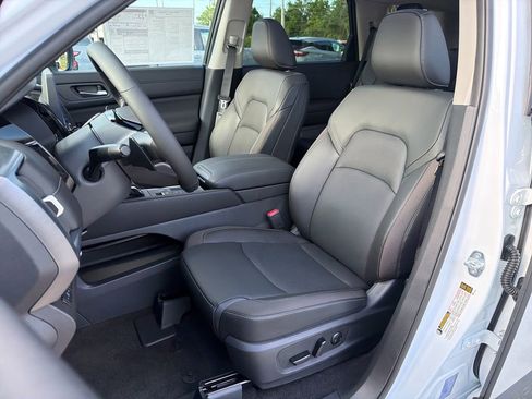 New 2026 Nissan Pathfinder SL w/ SL Premium Package FWD image 29