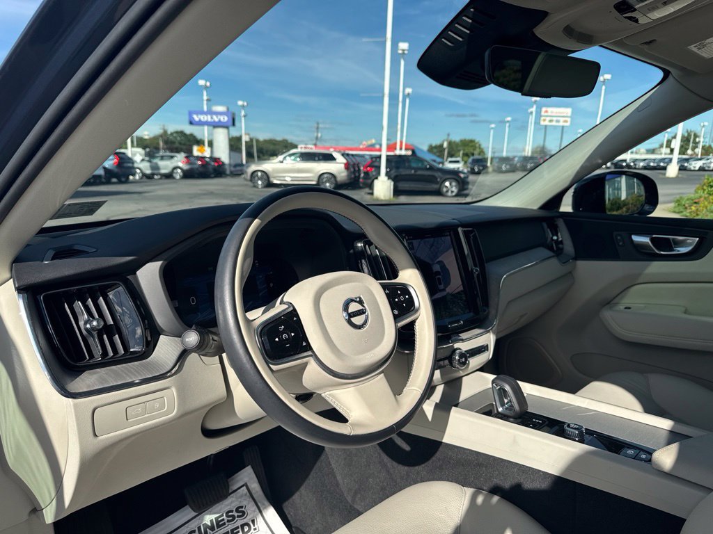 Certified 2025 Volvo XC60 T8 Plus w/ Protection Package Premier AWD/4WD image 20