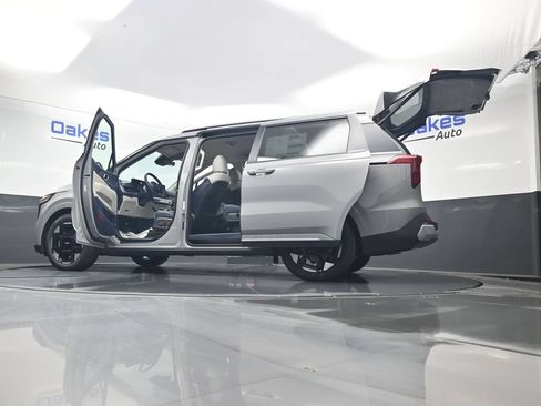 New 2026 Kia Carnival EX FWD image 62