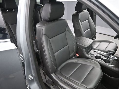 Certified 2023 Chevrolet Traverse LT image 21