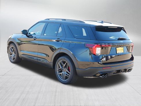 Used 2025 Ford Explorer ST w/ Sun And Sound Package AWD/4WD image 5