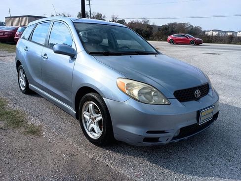 Used 2004 Toyota Matrix XR image 2