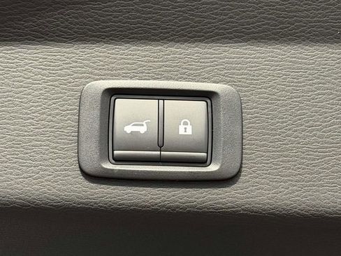 New 2026 Mitsubishi Outlander SE image 8