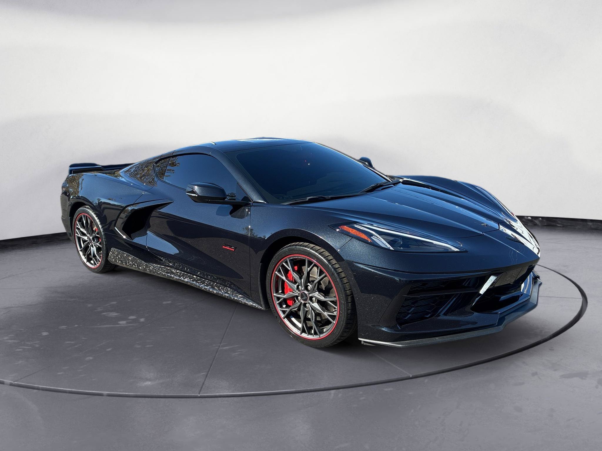Used 2023 Chevrolet Corvette Stingray Premium Cpe w/ Z51 Performance Package RWD image 3