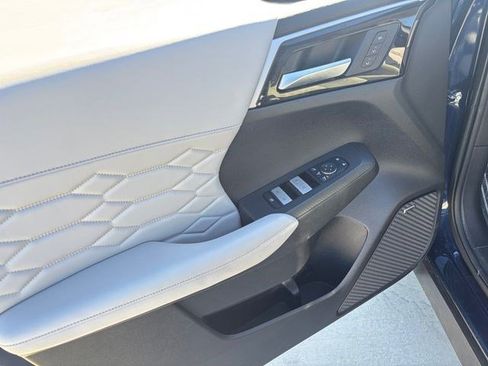 Used 2025 Mitsubishi Outlander SEL image 12