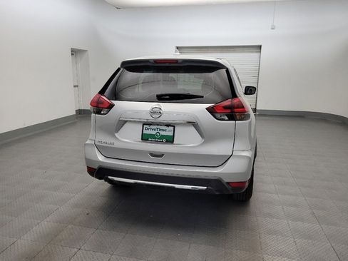 Used 2019 Nissan Rogue S FWD image 7