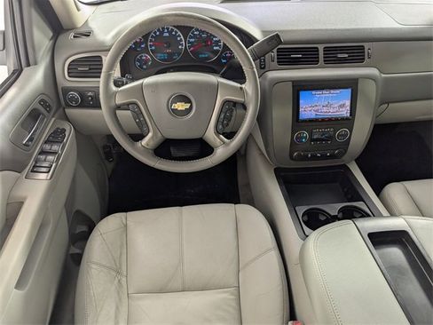 Used 2011 Chevrolet Avalanche LT w/ Luxury Package image 17