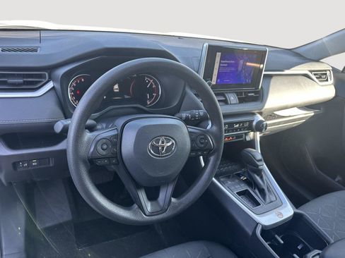 Used 2025 Toyota RAV4 XLE FWD image 10