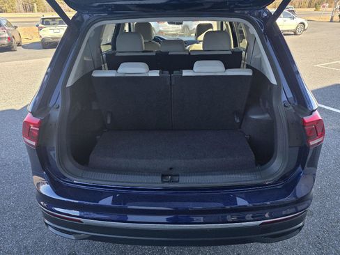 Used 2024 Volkswagen Tiguan SE image 24