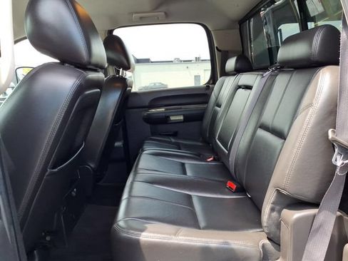 Used 2011 GMC Sierra 2500 SLE w/ SLE Preferred Package AWD/4WD image 7