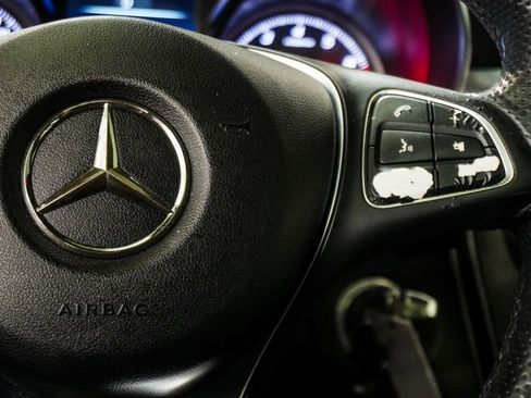 Used 2018 Mercedes-Benz GLC 300 4MATIC w/ Premium Package image 14