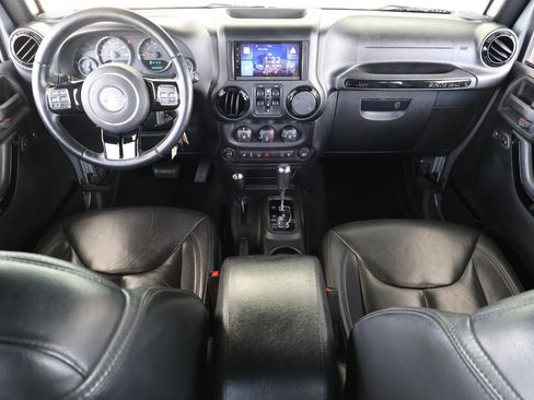 Used 2015 Jeep Wrangler Unlimited Sahara AWD/4WD image 16