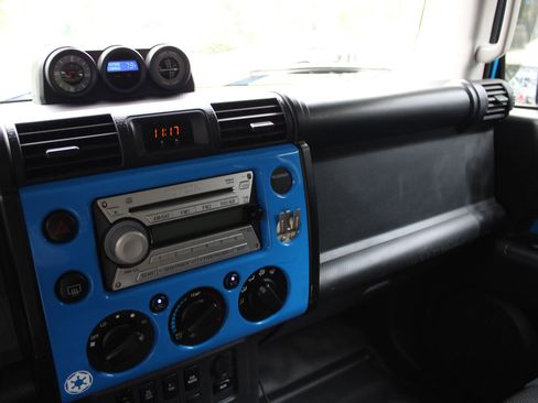 Used 2007 Toyota FJ Cruiser 4WD image 8