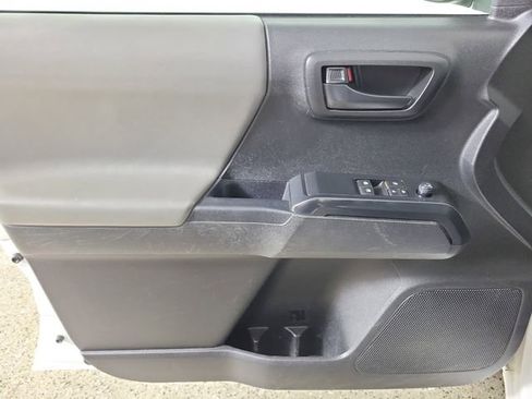 Used 2022 Toyota Tacoma SR image 18